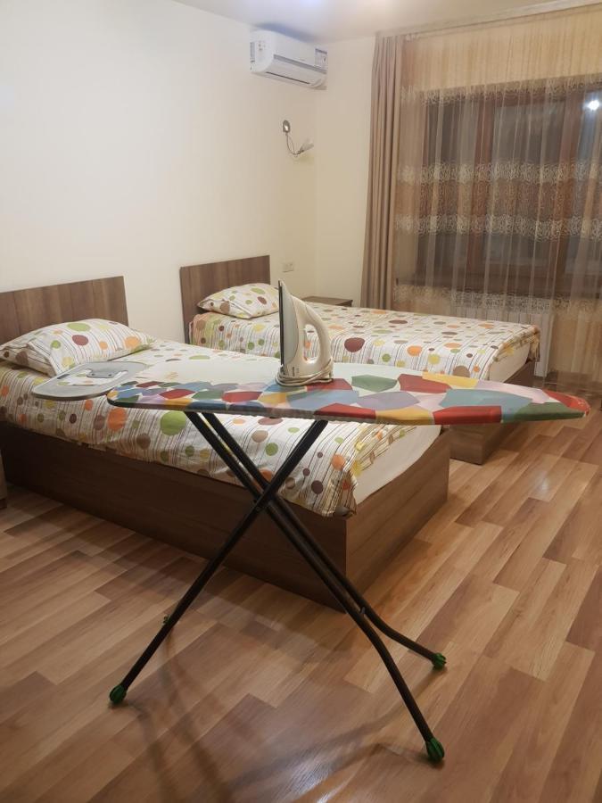 Vernisaj Apt At Republic Square & Ruben Tours Erivan Exterior foto